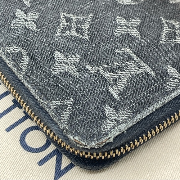Louis Vuitton Denim Blue Jean Monogram Long Round Zippy Wallet Clutch Rare LV - Picture 9 of 15